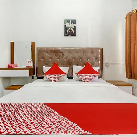 Oyo Life 3415 Penginapan Wimane Palembang Exterior foto