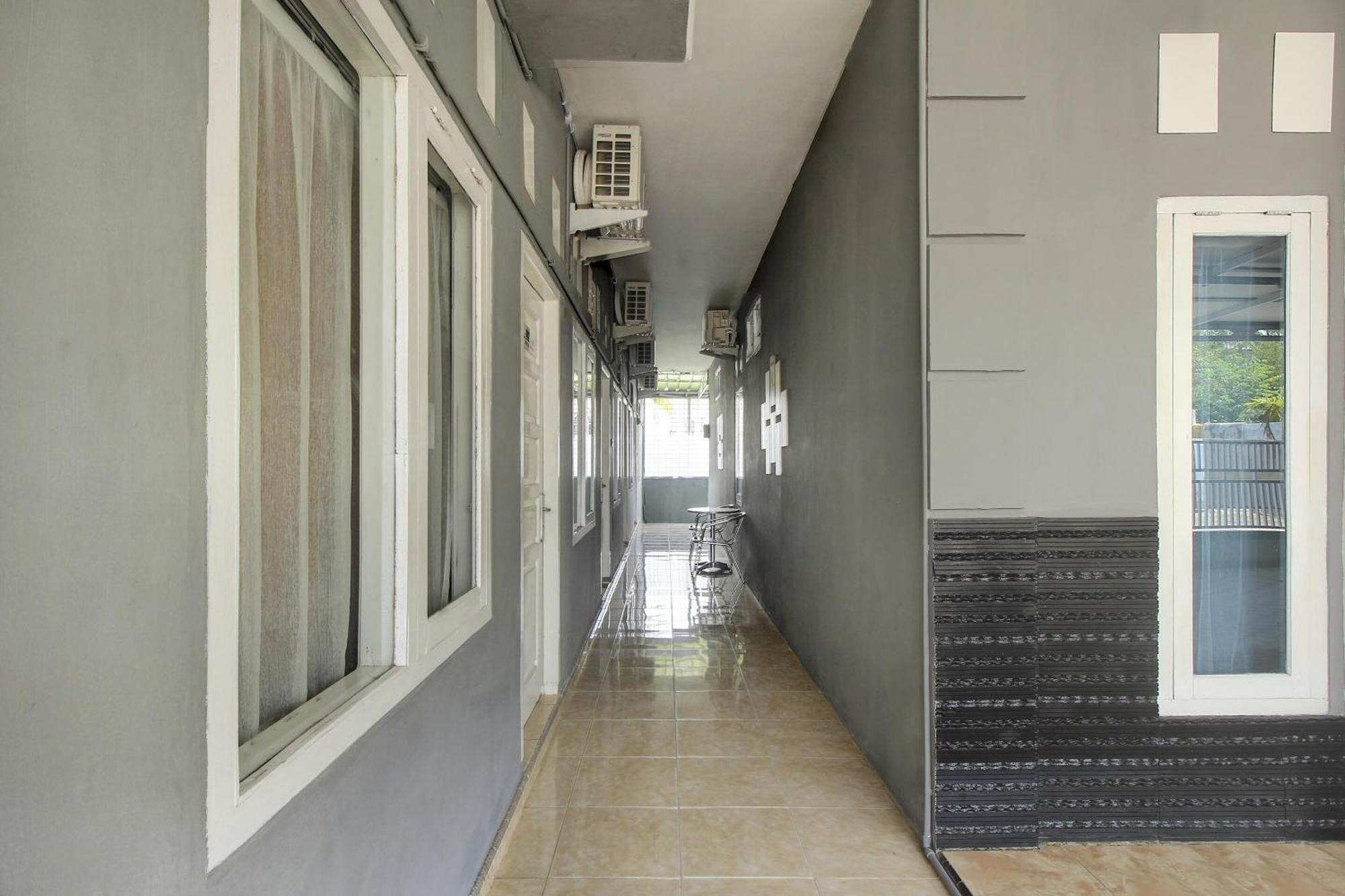 Oyo Life 3415 Penginapan Wimane Palembang Exterior foto
