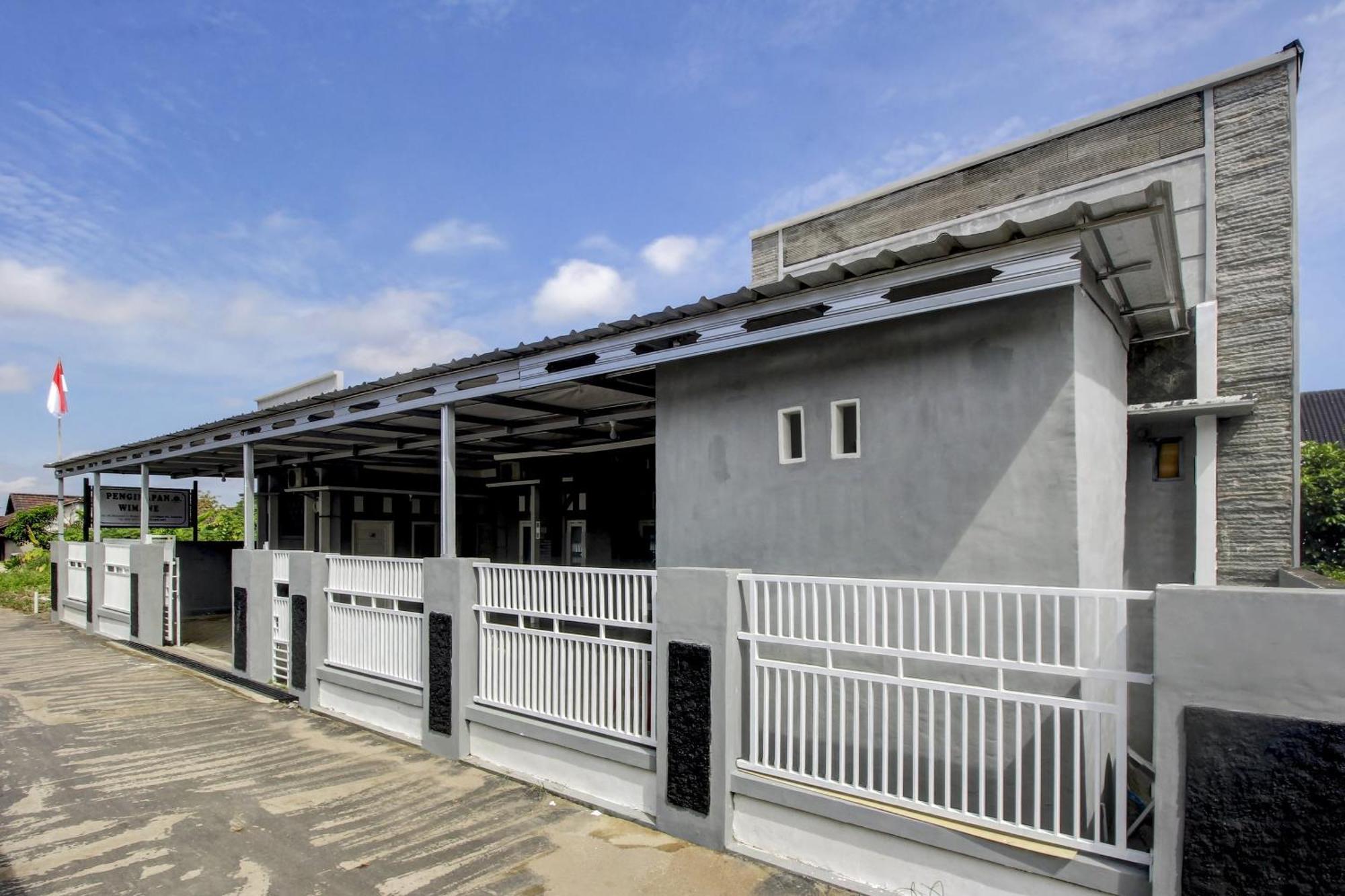 Oyo Life 3415 Penginapan Wimane Palembang Exterior foto