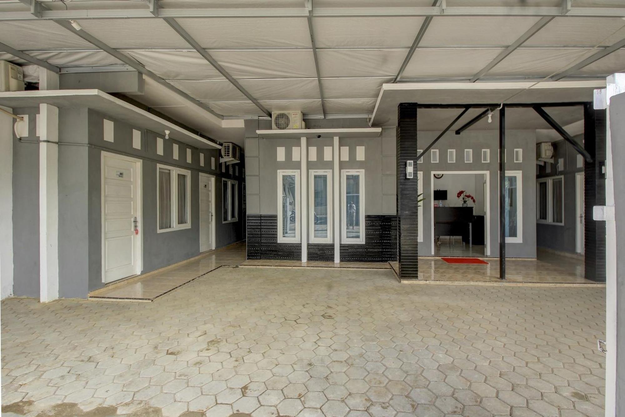 Oyo Life 3415 Penginapan Wimane Palembang Exterior foto